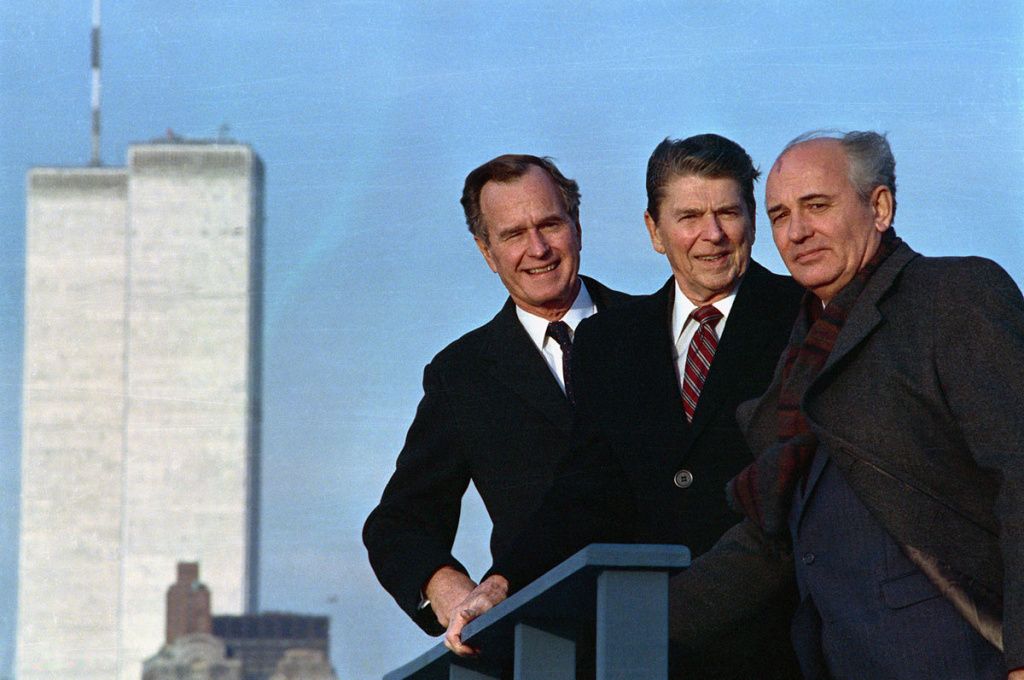 Gorbi_Reygan_Bush_2.jpg
