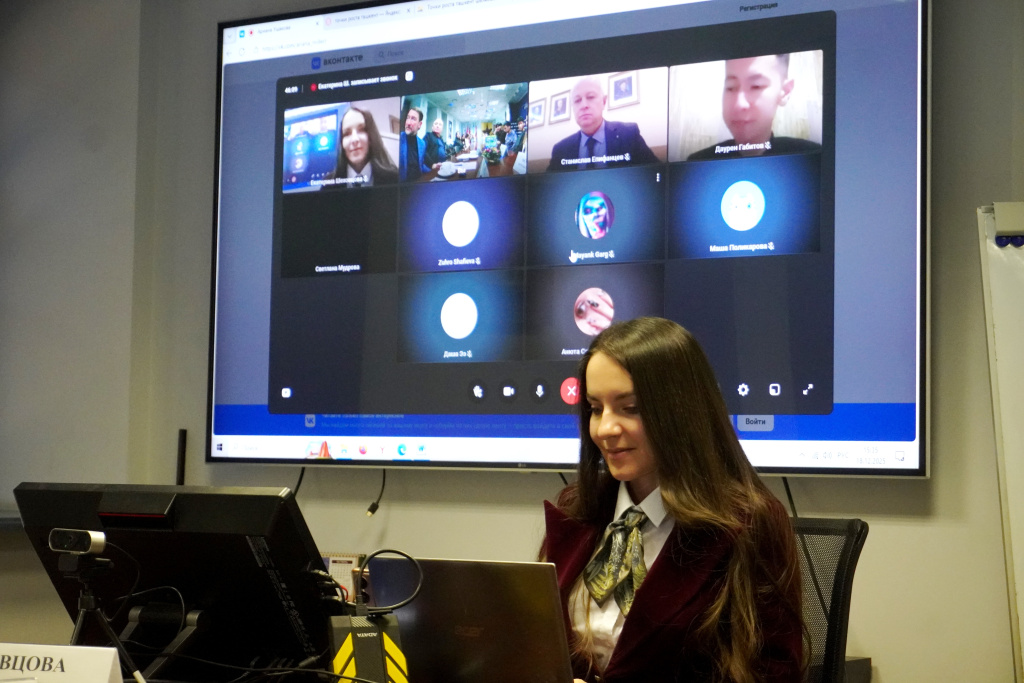 Е. Шеховцова